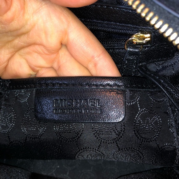 MICHAEL KORS VANESSA SATCHEL - Picture 9 of 14